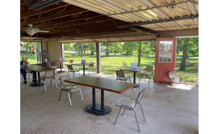 Al fresco dining at Peter Becker Community, Harleysville, PA.