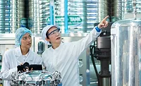 Teaching food safety on the job Teaching food safety on the job