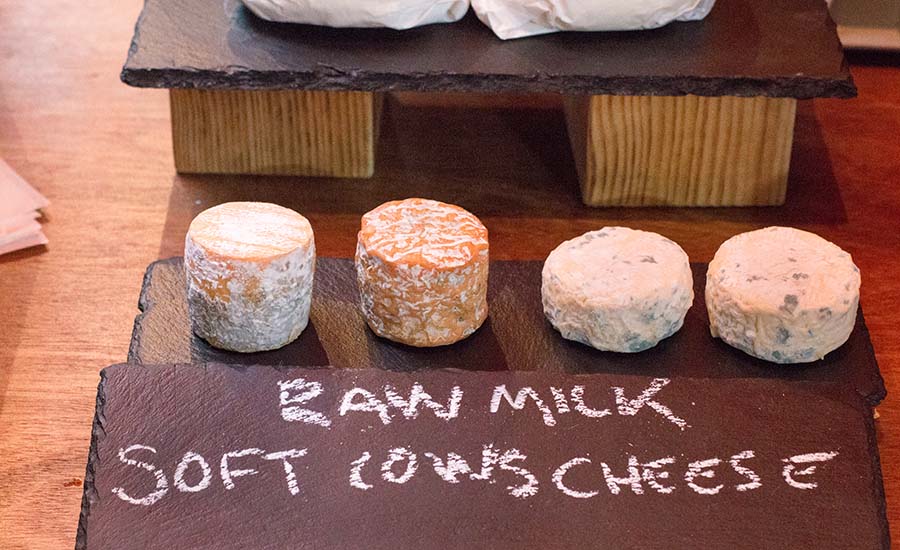 Filtration of raw milk