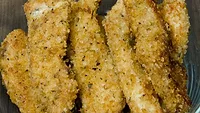 breaded chicken close up.png breaded chicken close up