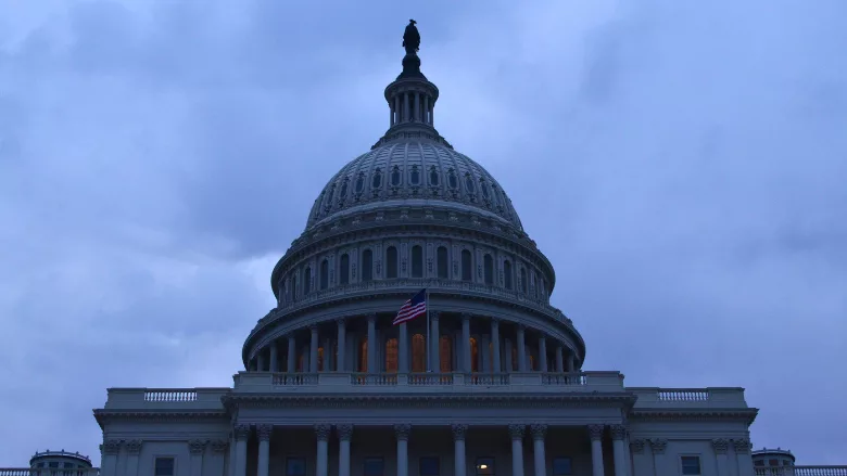 US capitol hill on overcast day