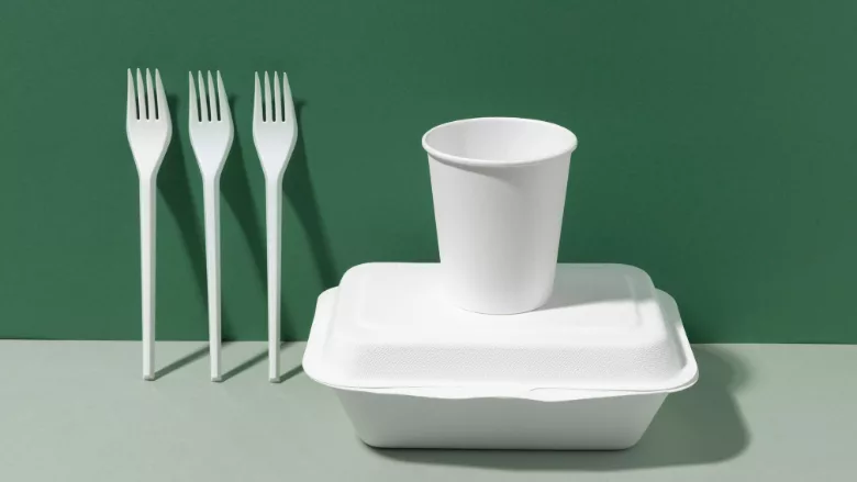single-use food container, cup, forks