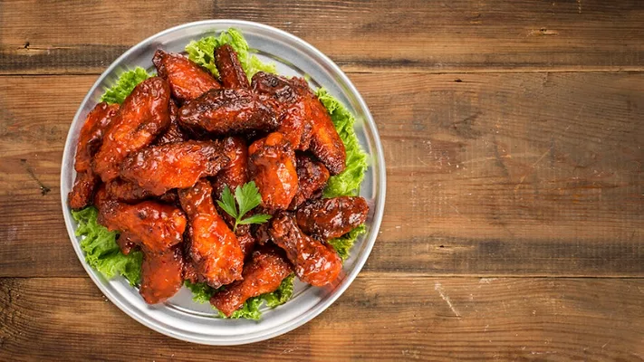 plate of buffalo chicken wings