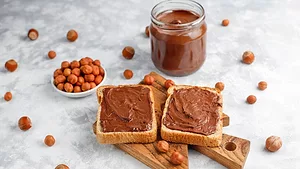 chocolate hazelnut spread on toast