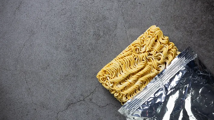 dry instant noodles pack