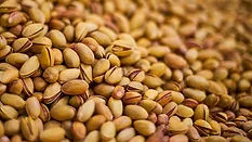 pistachios in shell_freestockcenter via Magnific.png pistachios in shell
