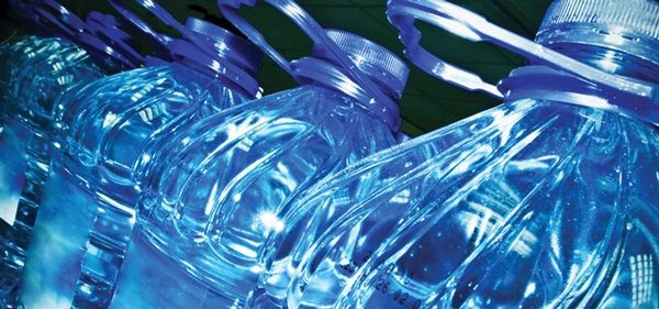 Is drinking water from a glass bottle healthier than plastic?